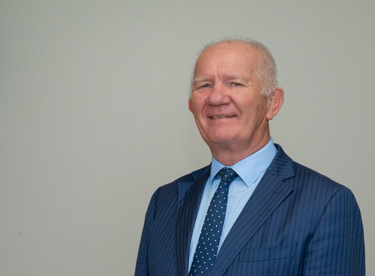 Dr Mike Richmond